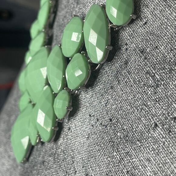 Statement Necklace mint Green Silver tone costume jewelry faceted faux stones - Picture 2 of 14